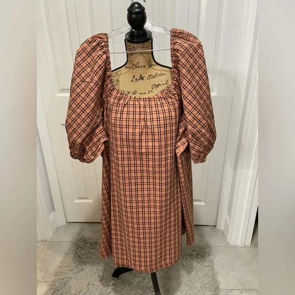 a.n.a Plaid Puff Sleeve Dress in Orange and Black - Picture 13 of 15